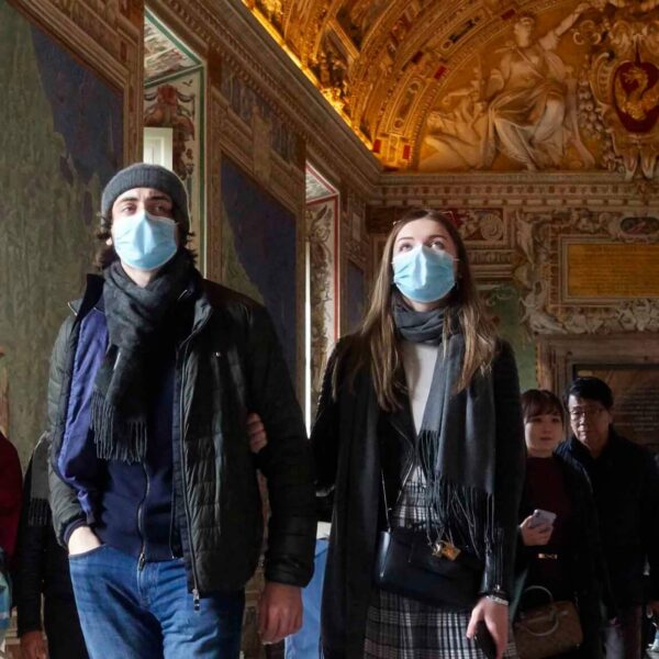 Vatican closes museums, beefs up measures to stop virus spread