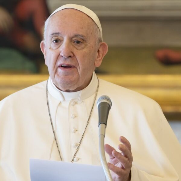 On Good Shepherd Sunday, pope remembers fallen priests, doctors