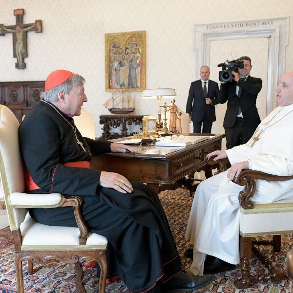 Pope meets Cardinal Pell, thanks him for his ‘witness’