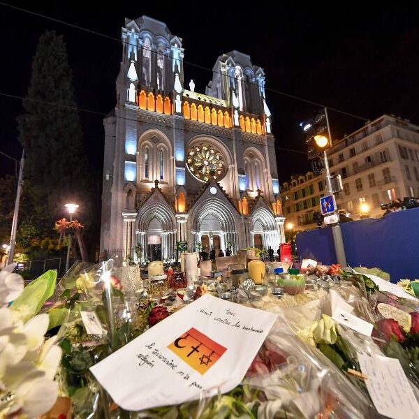 French bishops ‘cleanse’ Nice basilica after attack