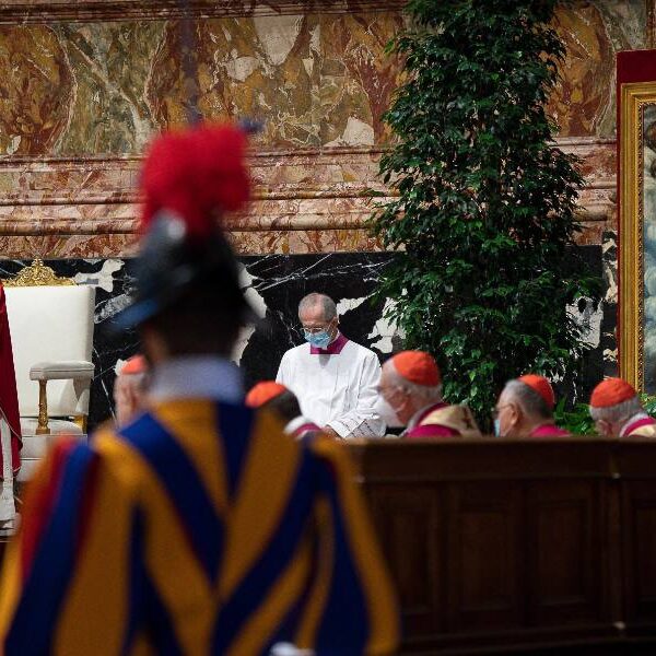 Prayers for the dead help the living, too, pope says