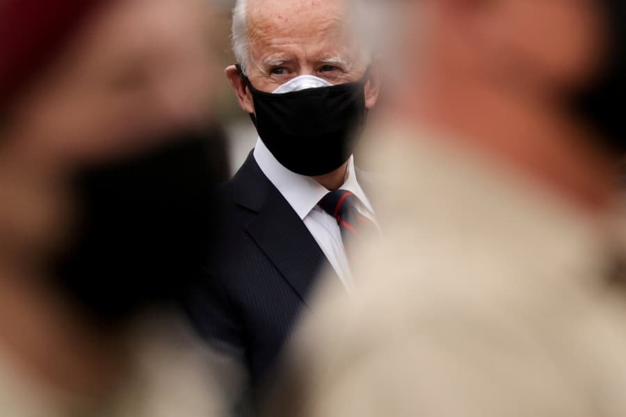 Pray for president-elect?/ Distracted in prayer