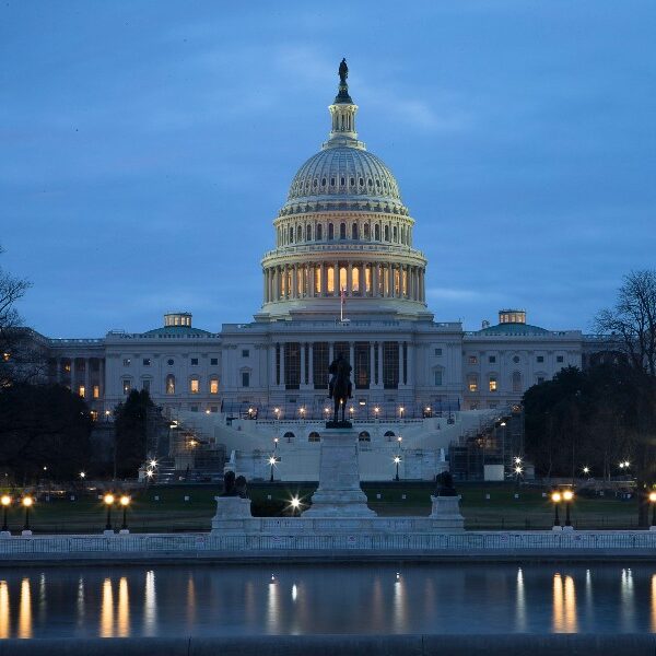 Pew report: Catholics, at 20% of population, make up 30% of Congress