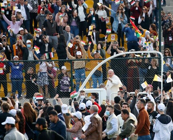 Cleanse your hearts of anger, live the Gospel, pope says at Mass in Irbil