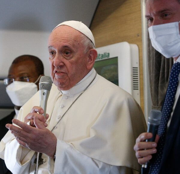 Returning from Iraq, pope talks about ‘risks’ taken on trip