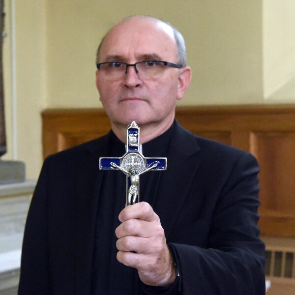 U.S. priest in exorcism ministry said focus should be on God’s power