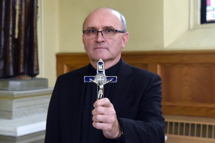 U.S. priest in exorcism ministry said focus should be on God's power