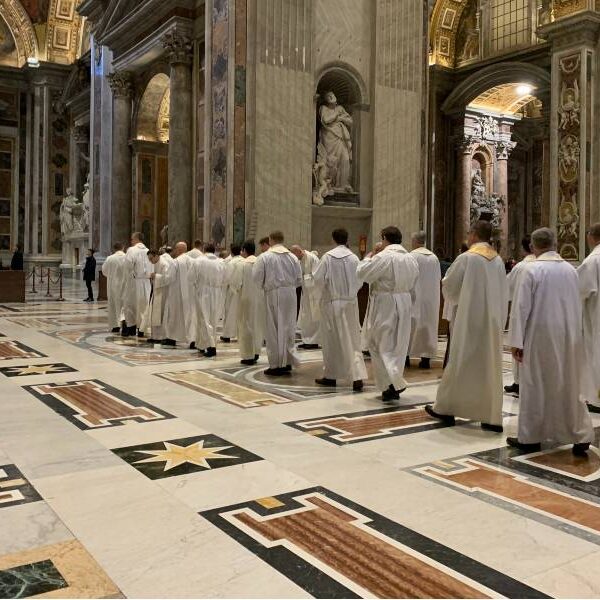 Vatican ends practice of priests celebrating Mass alone in St. Peter’s