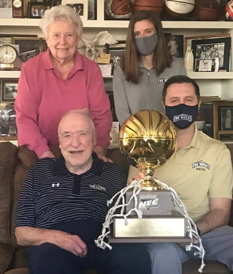 Mount St Marys University Doubles Its Ncaa Basketball Fun With Both Teams Dancing Catholic