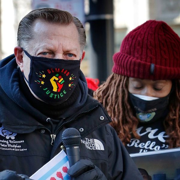 Father Pfleger reinstated, tells parishioners: ‘Let’s get back to work’