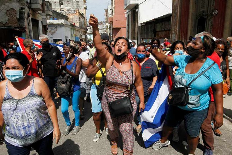 Expertos temen que Cuba responda severamente a protestas recientes -  Catholic Review