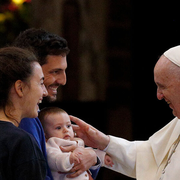 Even the Holy Family felt stress, pope tells families