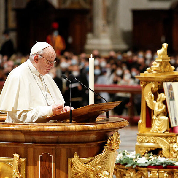 Though problems abound, God-given hope never fails, pope says
