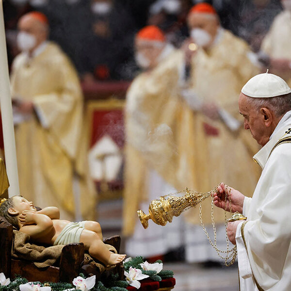 Jesus is star guiding people to joy, pope says on Epiphany