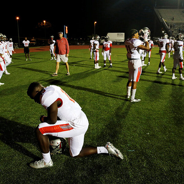 Supreme Court takes up former football coach’s firing for praying on field