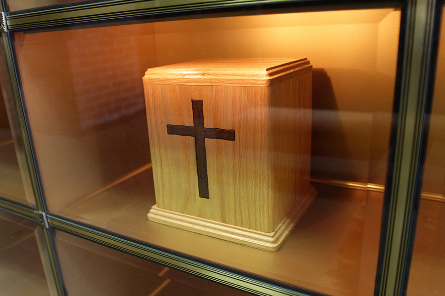 why-is-cremation-ok-now-bowing-to-a-priest-catholic-review