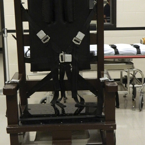 Inmate chooses death by firing squad, calls choices unconstitutional