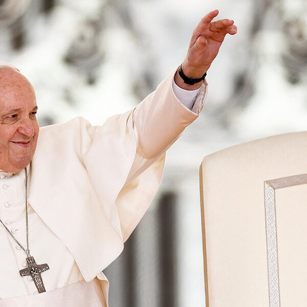 Ideology obstructs beauty of family, pope says