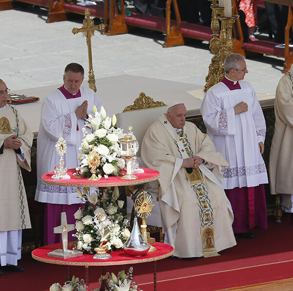 Saints’ lives prove God’s love for all, pope says at canonization Mass