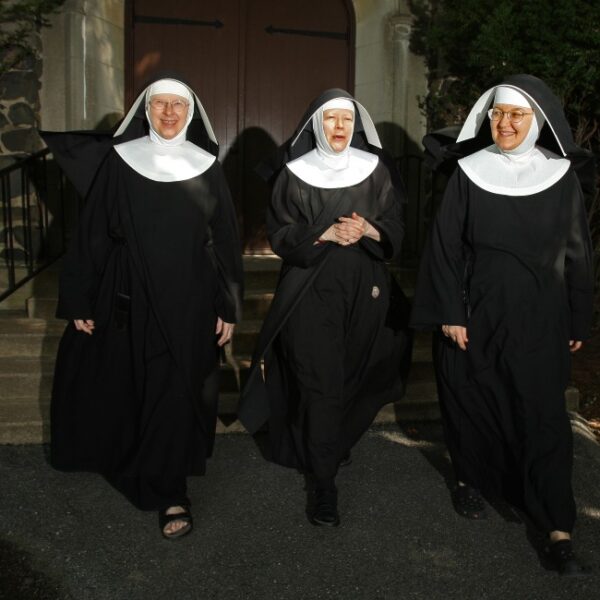 10 Episcopal nuns in Archdiocese of Baltimore to join Catholic Church