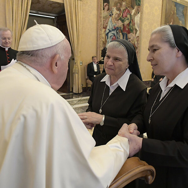 Seek silence amid noisy world, pope tells Capuchin sisters