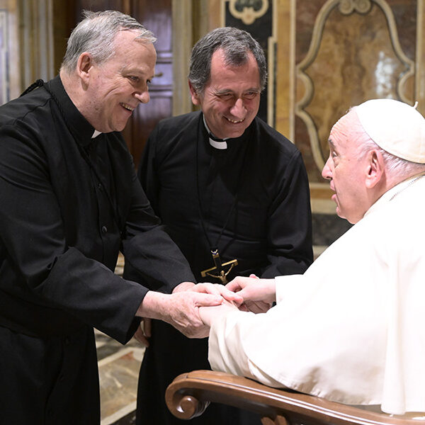 Pope encourages Oblates to continue serving the poor