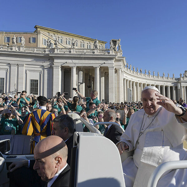 True discernment requires knowing oneself, pope says