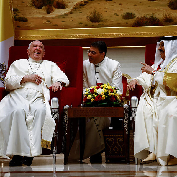 Pope arrives in Bahrain, promoting peace through dialogue