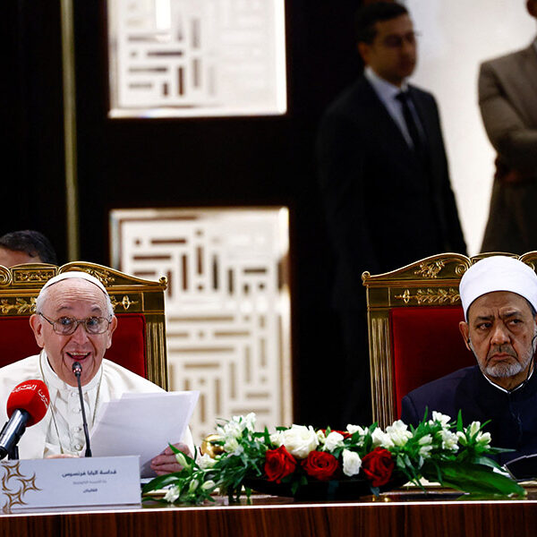 Source of evil is rejecting God, one’s neighbor, pope tells Muslim scholars
