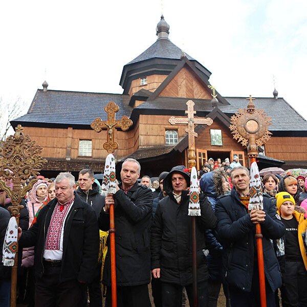 Ukrainian archbishop urges people to celebrate Christmas even amid war