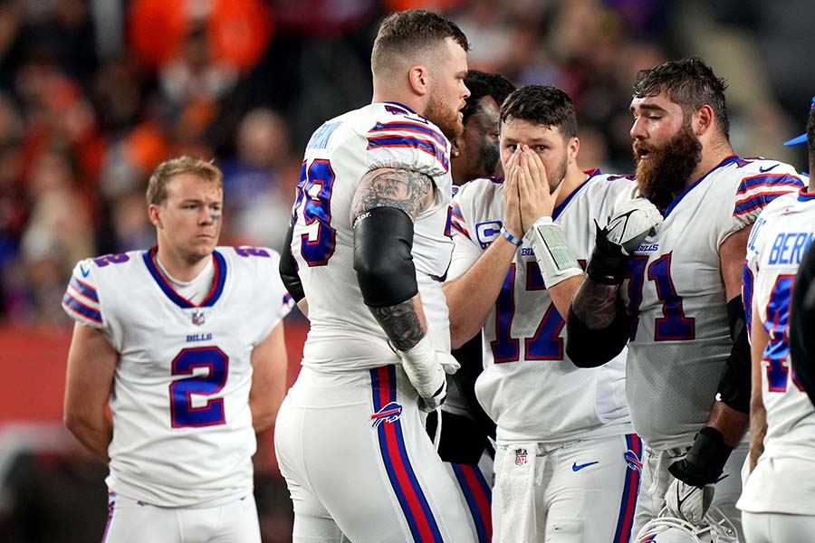 Former Pitt, Central Catholic player Hamlin collapses during Bills game