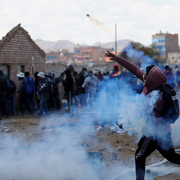 Peru’s bishops urge peace amid violent protests