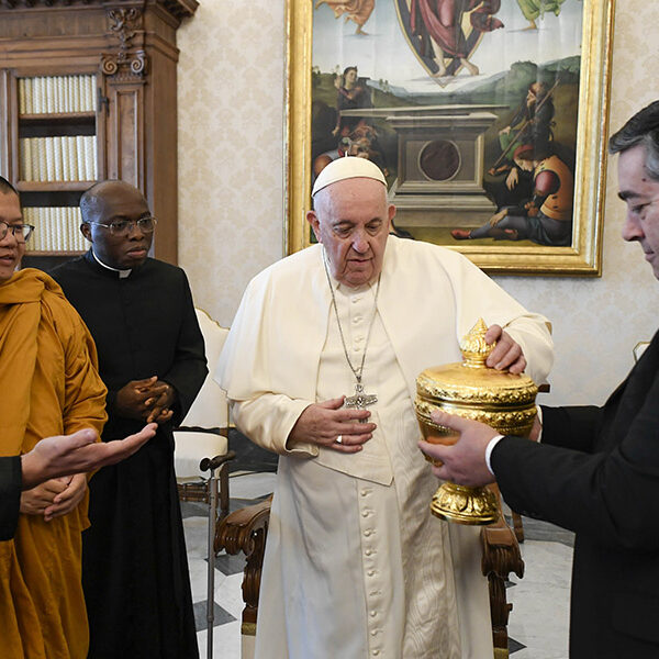 Interreligious dialogue leads to care for planet, pope tells Buddhists