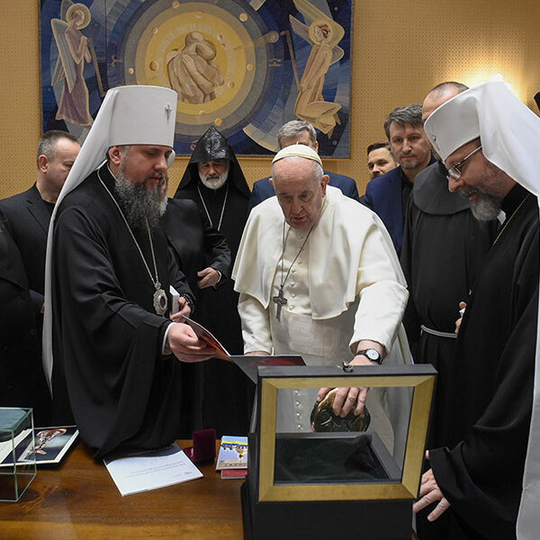 Pope thanks Ukrainian religious leaders for unity in the face of conflict