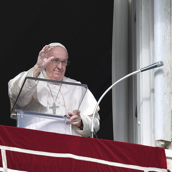 ‘No’ to war, rearmament; ‘yes’ to development, jobs, pope says