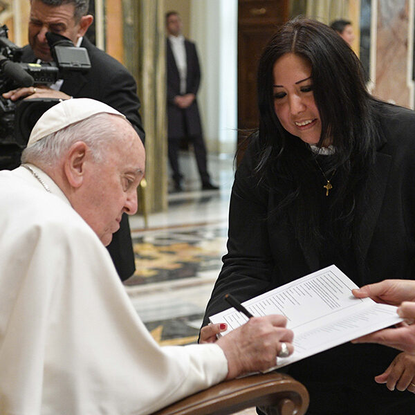 People in chronic pain need someone to listen, acknowledge them, pope says