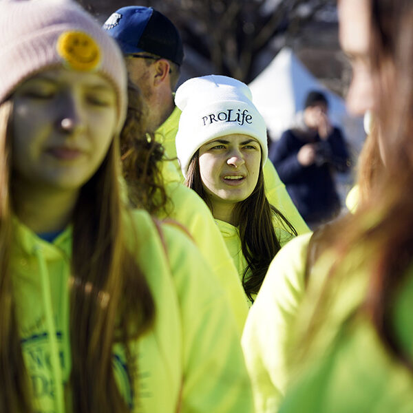 Lawsuit filed against Smithsonian, Archives on behalf of students allegedly kicked out for wearing pro-life hats