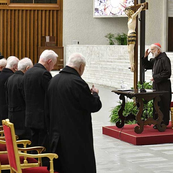 Pre-Vatican II Mass was formed by ‘clericalization,’ says papal preacher