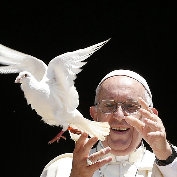 Lasting peace can exist only without weapons, pope says