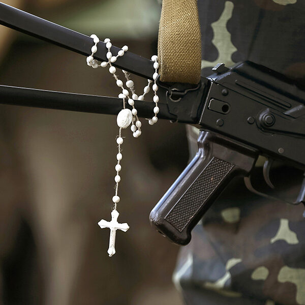 Rosary project supplies ‘long-range, heart-changing weapons’ to Ukraine