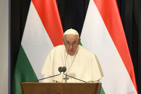 Pope Arrives In Hungary Preaching Cooperation, Welcome - Not Isolation ...