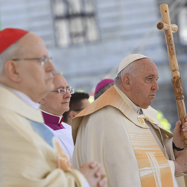 True faith is open to others, pope repeatedly says in Hungary