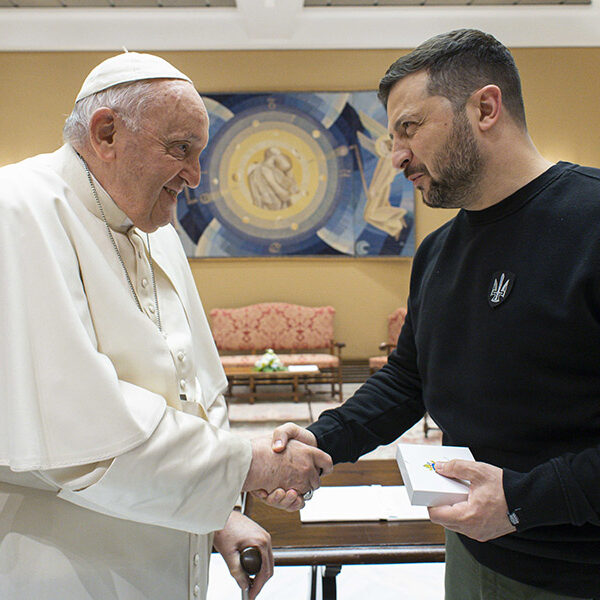 Pope, Ukrainian leader talk about humanitarian situation provoked by war