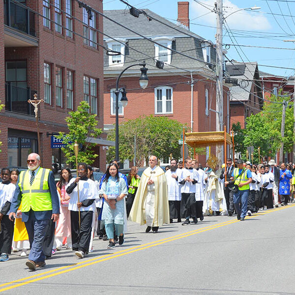 Eucharistic processions on Corpus Christi around U.S. promote devotion to Real Presence