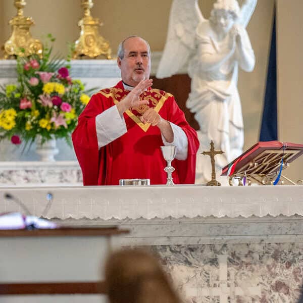 Deaf priest becomes new archdiocesan chaplain for deaf ministry