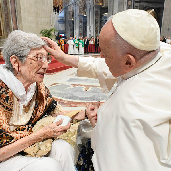 Pope to young people: To tackle life’s ups and downs, look to the elderly