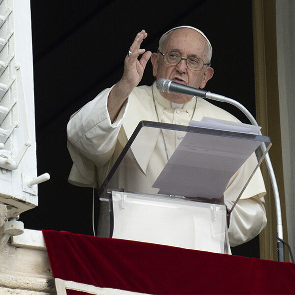 Be modern prophets by guiding others to the Holy Spirit, pope asks