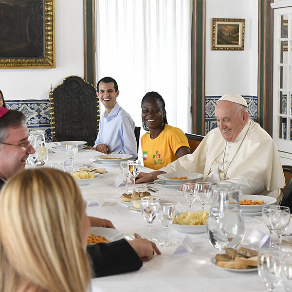 Pope talks abortion, euthanasia at lunch with WYD pilgrims