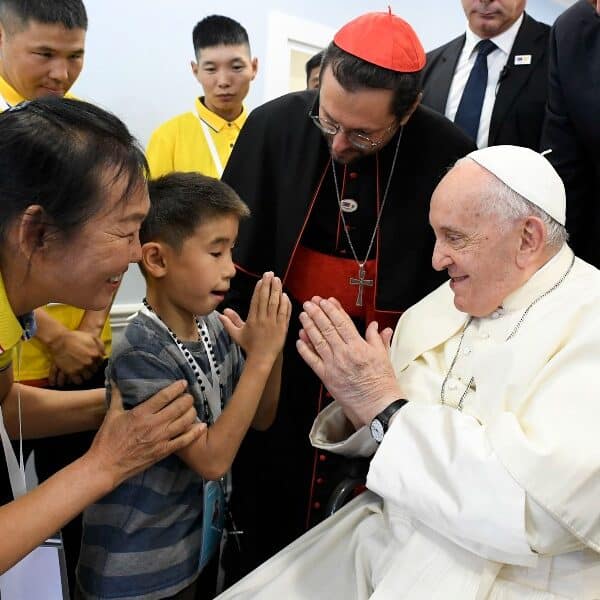 Charity is motivated by love, not designed to win converts, pope says