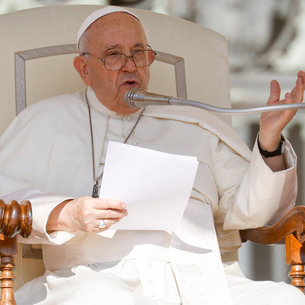 Pope calls for literacy in peacemaking, care for the environment